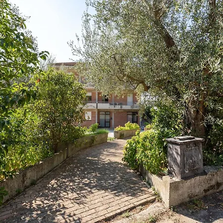 Cozy With Swimming Pool And Gym On Lake Trasimeno Appartement *