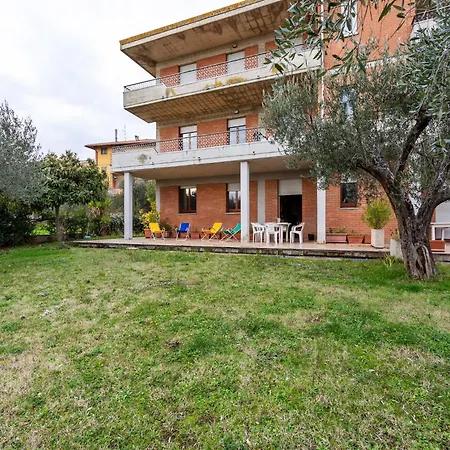 Cozy With Swimming Pool And Gym On Lake Trasimeno Appartement *
