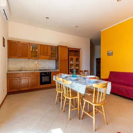 Apartmán Cozy With Swimming Pool And Gym On Trasimeno Tuoro sul Trasimeno