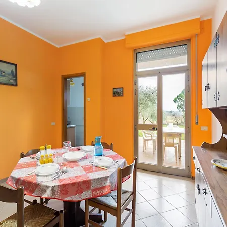 Cozy With Swimming Pool And Gym On Trasimeno Apartmán