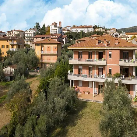 Cozy With Swimming Pool And Gym On Trasimeno Apartman *