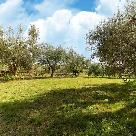 Apartmán Cozy With Swimming Pool And Gym On Trasimeno Tuoro sul Trasimeno